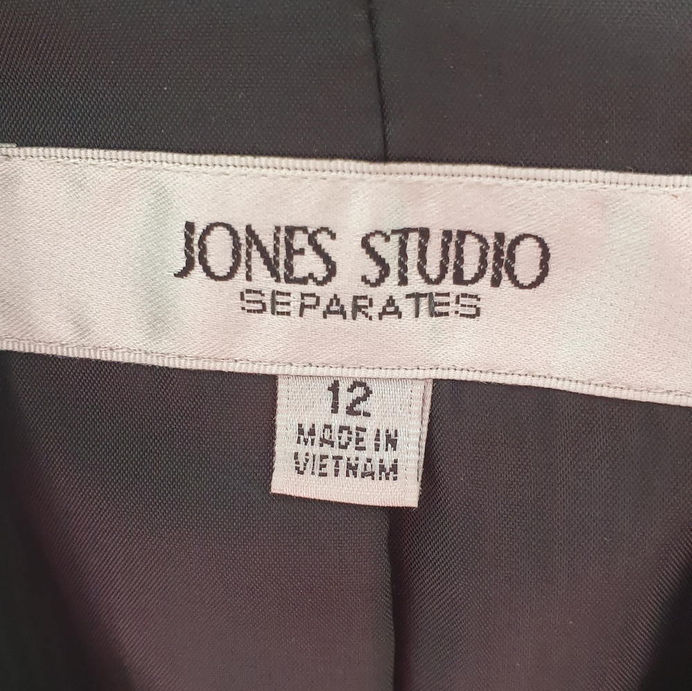 Jones Studio - Picture 3 of 3
